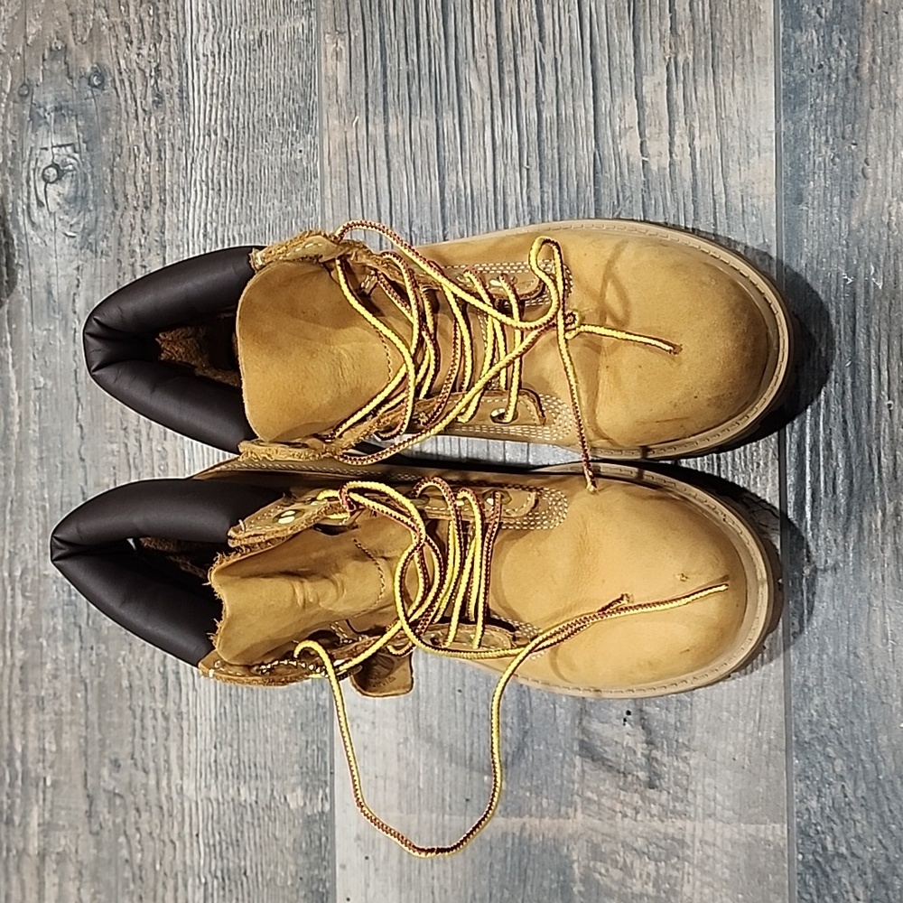 Boy Timberland Boots -like new